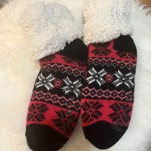 Comfy Winter Slipper/Socks White/Blk/Pink With Snowflakes One Size Fits All